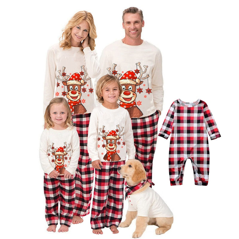 Pyjama de Noël famille pas cher : Renne avec chapeau de noël – Le rêve de  Noël