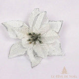 Fleur décorative blanche à bords pailletés argentés et étamines grises pailletées