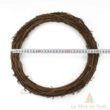 Couronne en rotin brut non décorée, mesurée au mètre ruban : environ 30 cm de diamètre
