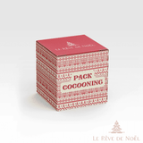 Boîte cadeau cubique à motifs nordiques rouge et écru, avec le texte Pack Cocooning imprimé