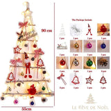 Sapin mural en bois clair orné de guirlande lumineuse et boules multicolores, 90 x 55 cm