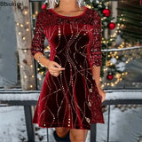 Robe de Noël en velours rouge bordeaux, empiècement pailleté et lignes de perles sur le buste
