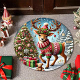 Tapis rond avec un renne en pull et un sapin décoré, scène enneigée, posé près de cadeaux