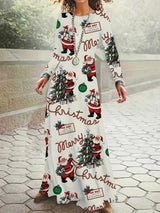 Même robe longue de Noël en blanc, même imprimé Père Noël et sapins, portée en extérieur