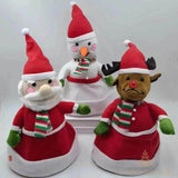 Trois bonnets de Noël animés côte à côte : Père Noël, bonhomme de neige et renne