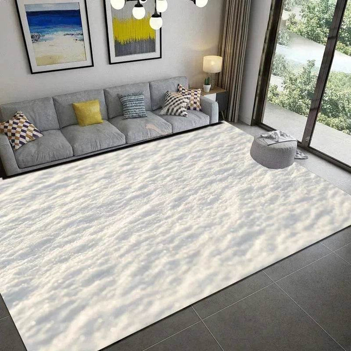 Tapis effet neige, variante Neige 4, surface froissée blanc crème, salon au canapé gris