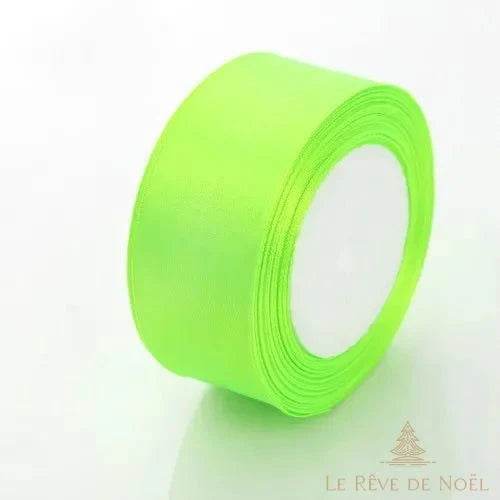 Ruban satin de Noël coloris vert fluo, bobine enroulée à la brillance satinée