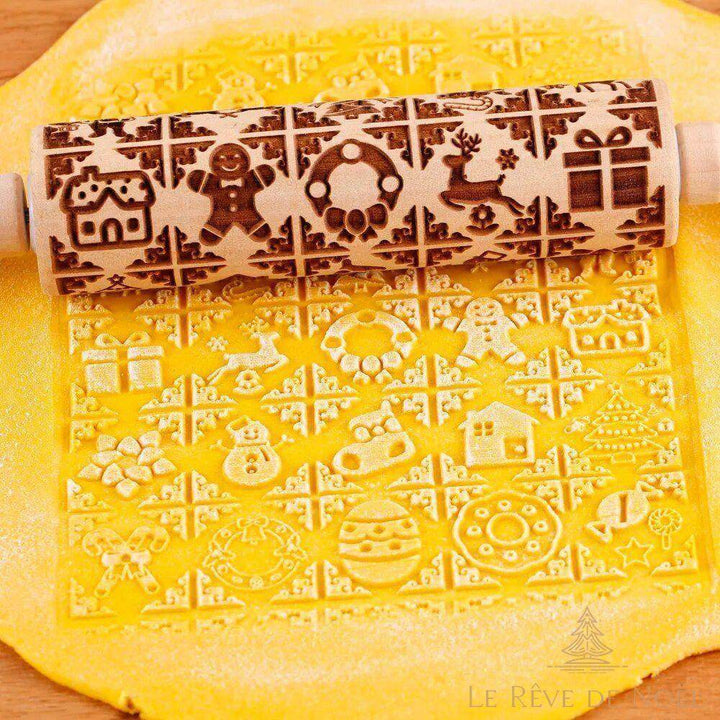 Rouleau à pâtisserie gravé maison en pain d'épices, bonhomme, couronne et renne, imprimé sur pâte jaune
