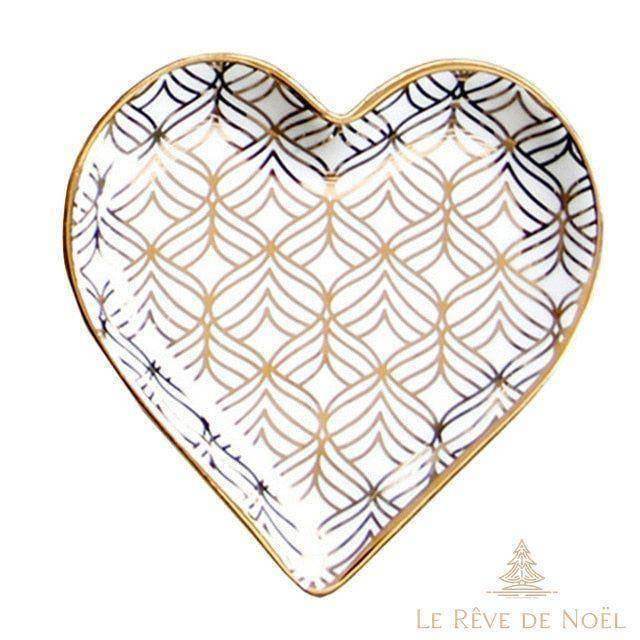 Assiette en forme de cœur coloris Or : liseré doré et motif chevrons dorés sur fond blanc