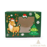 Boîte à biscuits verte au motif renne et sapin, photo produit sur fond blanc