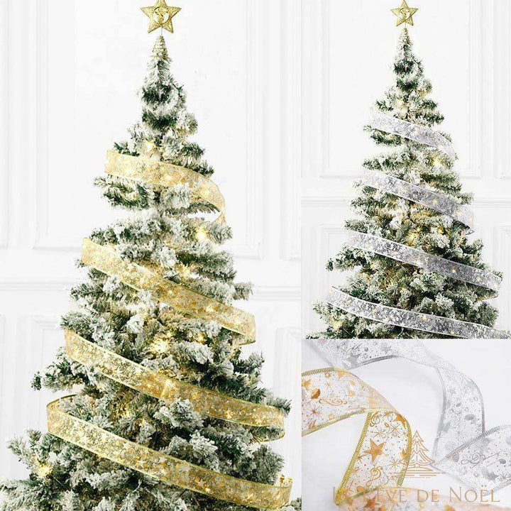 Comparaison de deux sapins enneigés : ruban doré à gauche, argenté à droite, gros plan des rubans